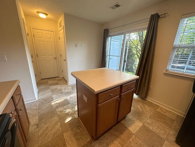 Building Photo - 2544 Halle Ann Cir