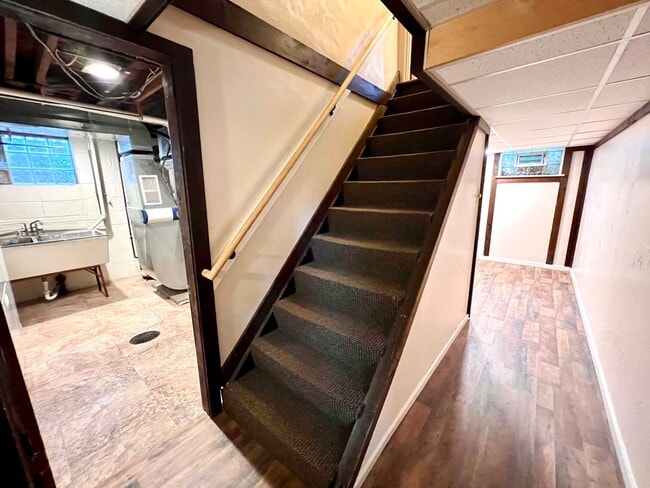 Building Photo - Pittsburgh - 3 Bedroom 1.5 Bathroom - Stunning Home