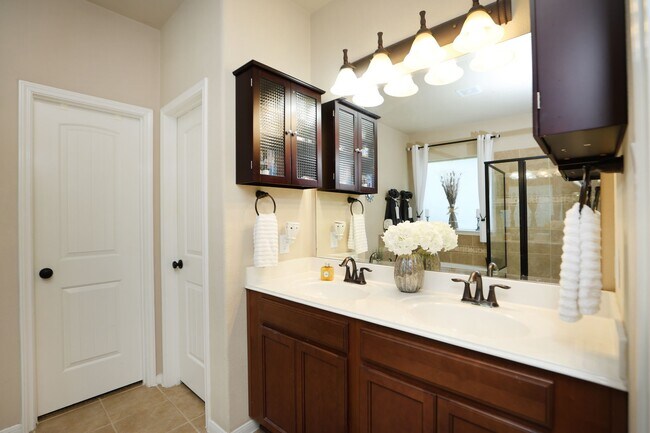 Building Photo - 55 Hearthwick Place