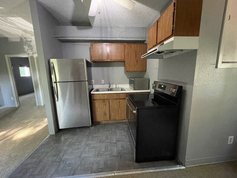 Building Photo - 78 N Sherman St