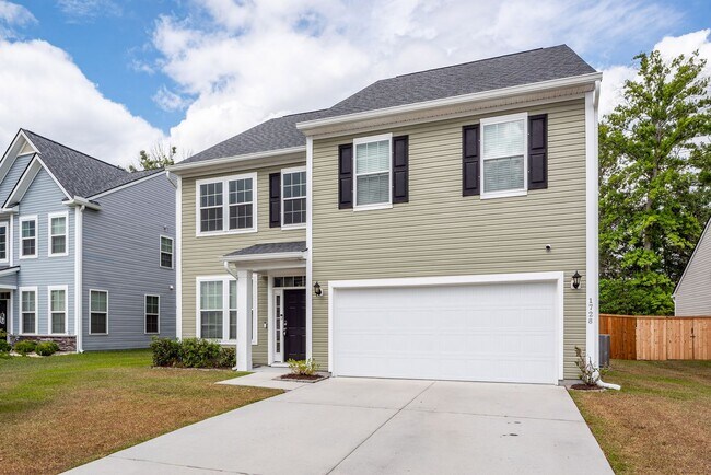 Building Photo - 3 Bedroom, 2.5 Bathroom Home in Hunters Bend - Ladson