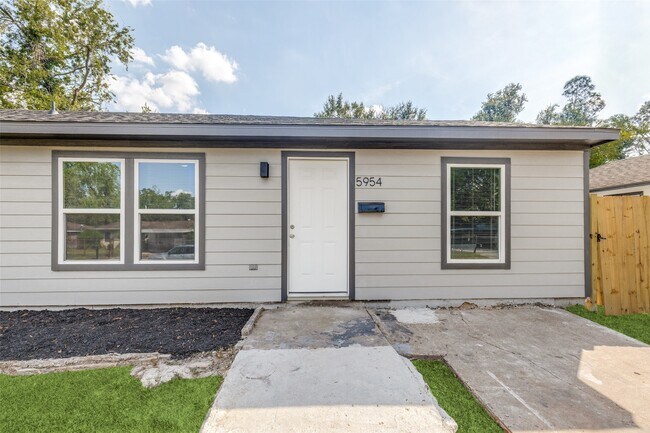 Building Photo - 5954 Belneath St