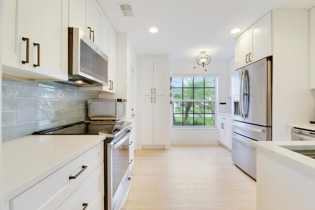 Building Photo - 144 Pennock Landing Cir