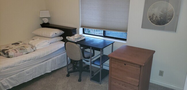 Building Photo - Wonderful Fully Furnished In Town Rental with Amazing View of the Harbor!