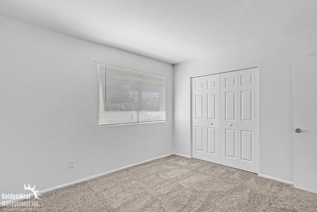 Building Photo - Beautiful 2Bdm 1Ba Apartment with Private ...