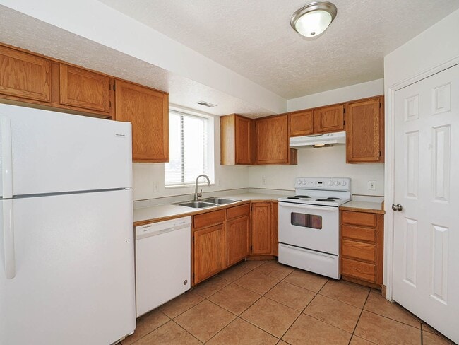 Building Photo - RES_LI_1683