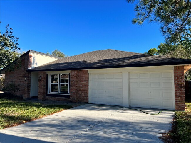 Building Photo - 19739 Moonhollow Dr