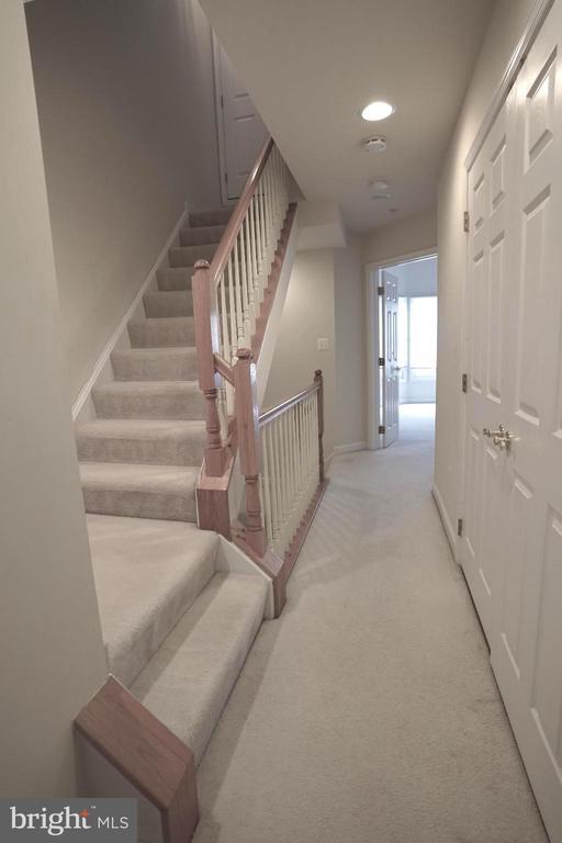 Building Photo - 1609 Leeds Castle Dr