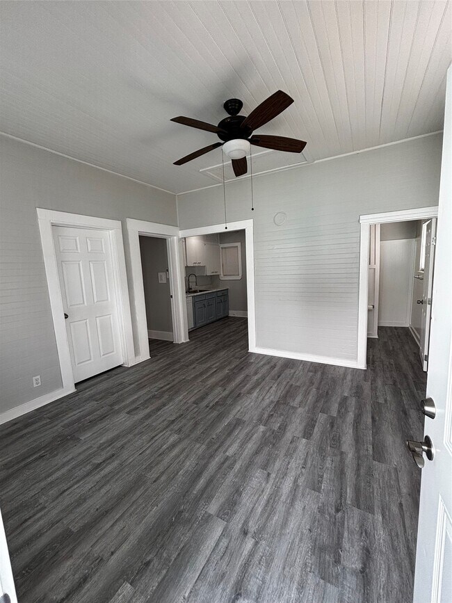 Building Photo - 4125 Avenue M