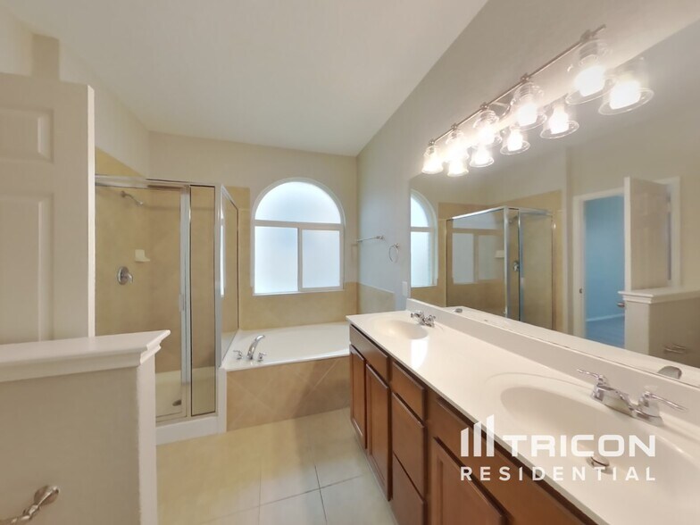 Building Photo - 6526 Palmetto Way