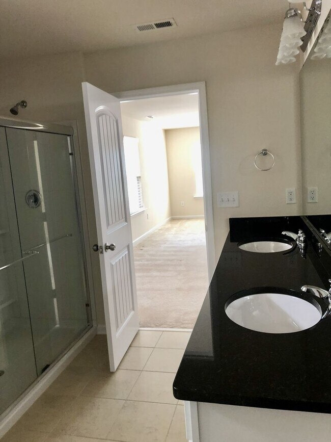 Building Photo - 4 Bed, 3 Bath in Desirable Apex