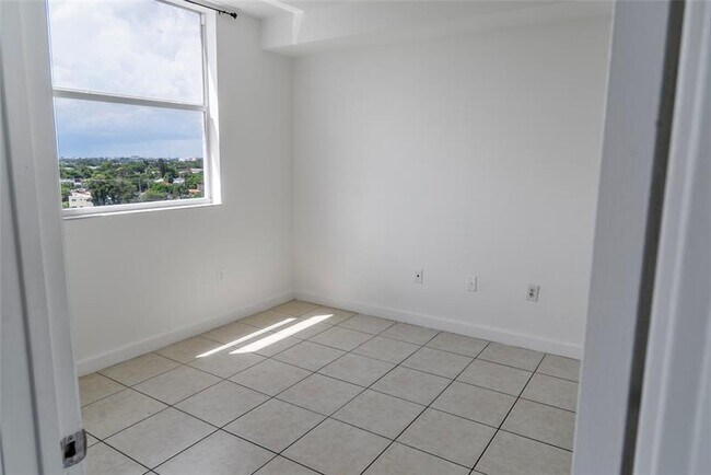 Building Photo - 1 Glen Royal Pkwy