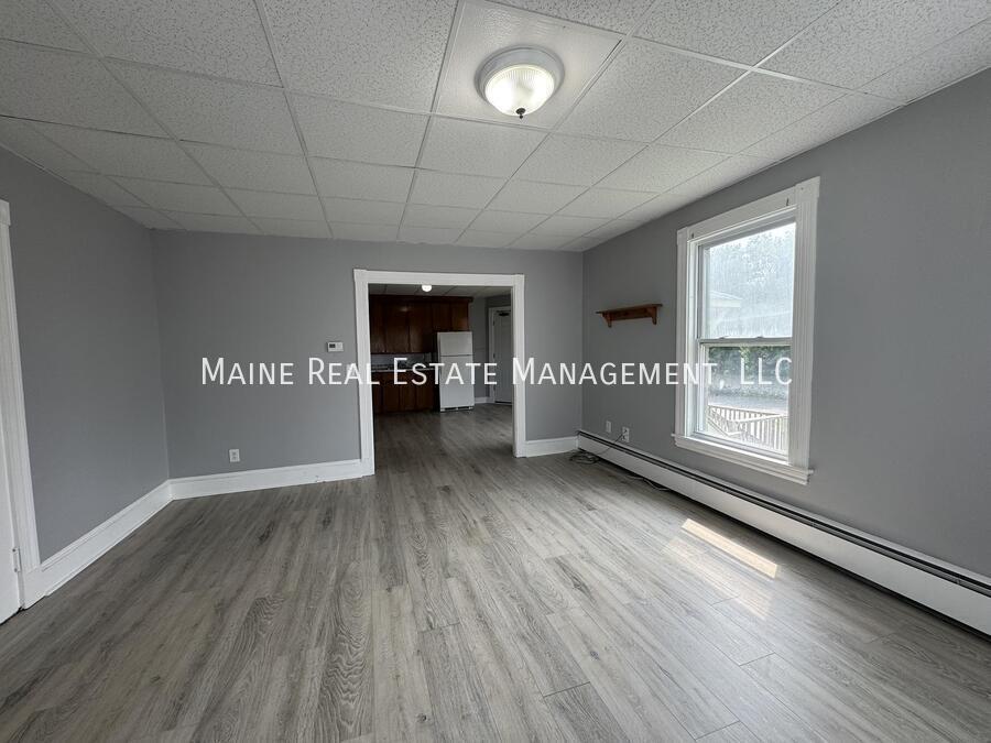 Building Photo - 131 College Ave