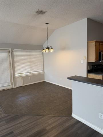 Building Photo - 8806 Oakwood Ln