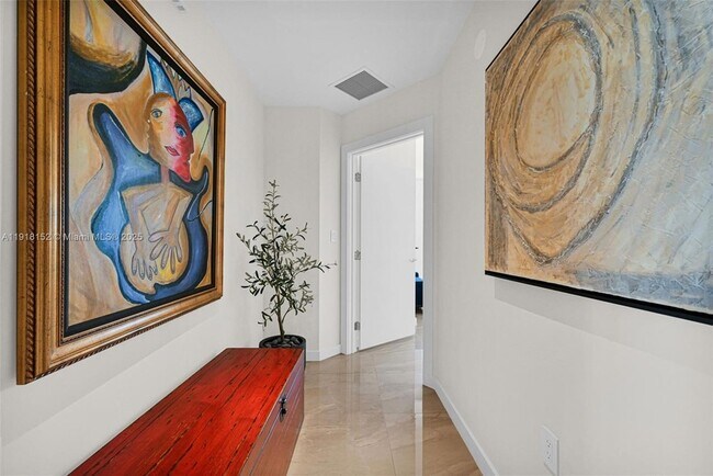 Building Photo - 1900 SE 2nd St