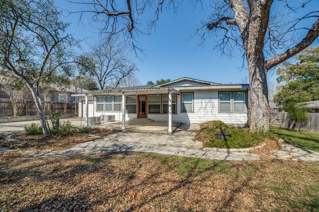 Building Photo - 244 Halcyon Pl