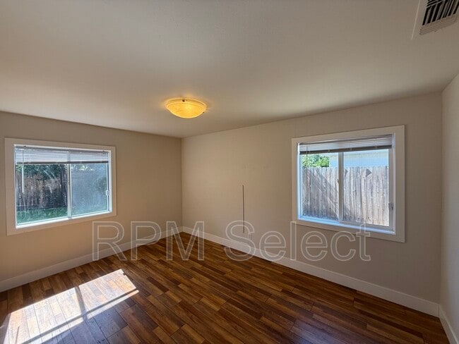Building Photo - 5021 73rd St