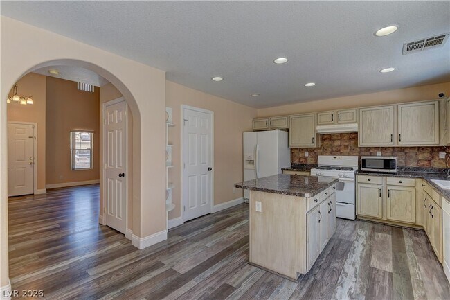 Building Photo - 5317 La Quinta Hills St
