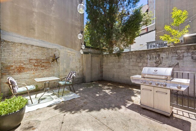 Building Photo - 645 Garden St