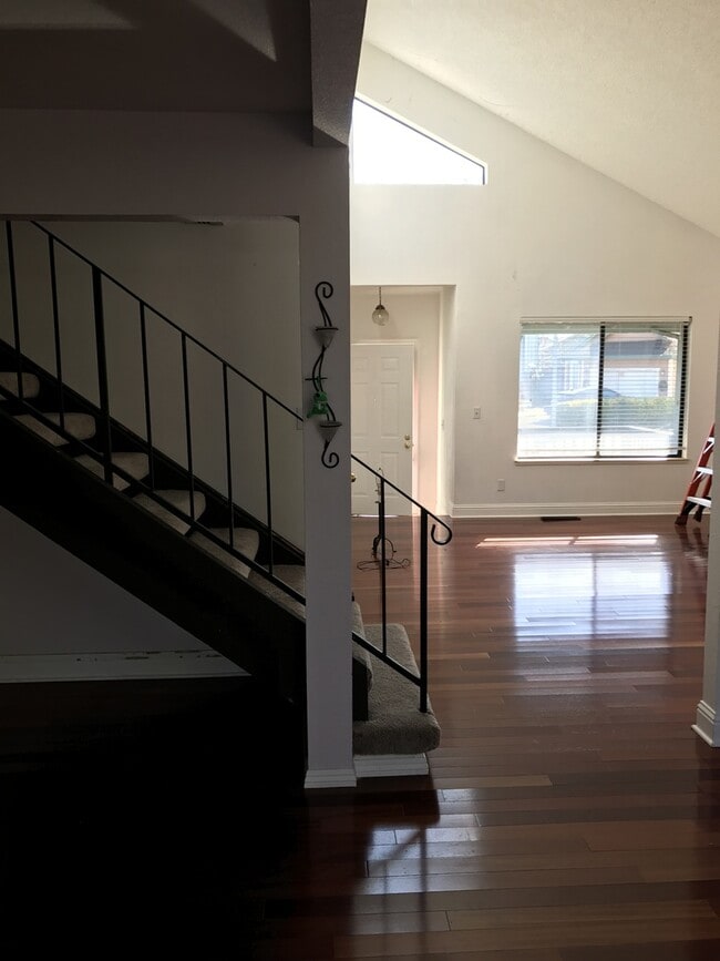 Building Photo - Beautiful 3 Bedroom Home in Desirable M Section Available Soon!