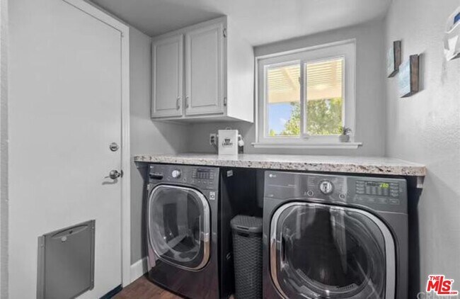 Building Photo - 26068 Charonne Ct
