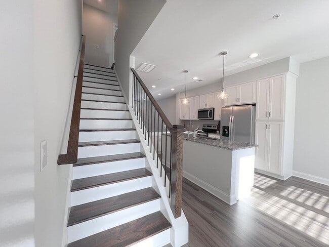 Building Photo - 6800 Milligan Way