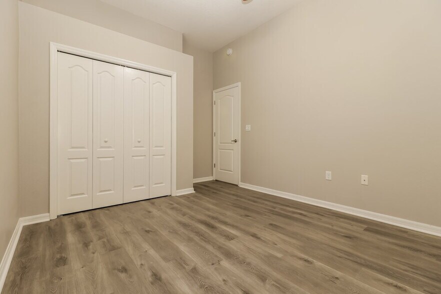 Building Photo - 4323 Sand Ridge Blvd