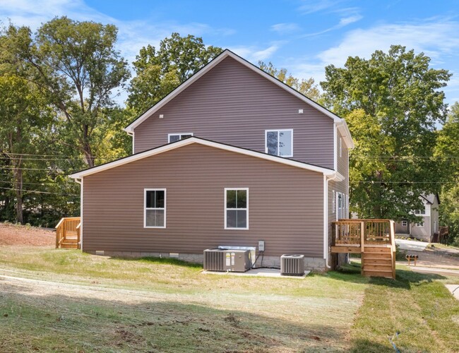 Building Photo - Brand New Duplex! Close to Ft. Campbell wi...