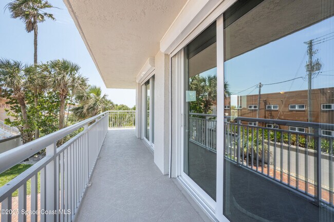 Building Photo - 3450 Ocean Beach Blvd