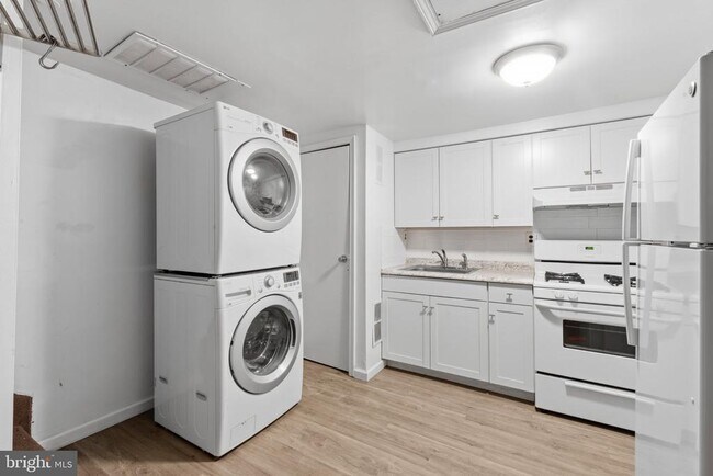 Building Photo - 316 W Wildey St