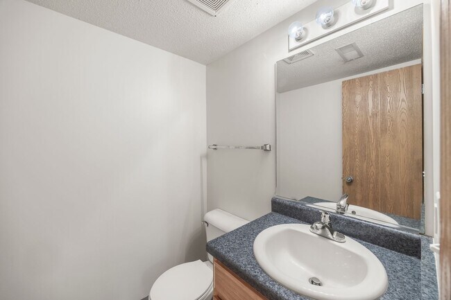 Building Photo - Clover Creek | Standard 2-Bedroom *