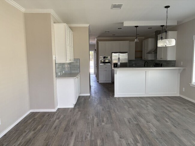 Building Photo - 1642 Voyager Dr