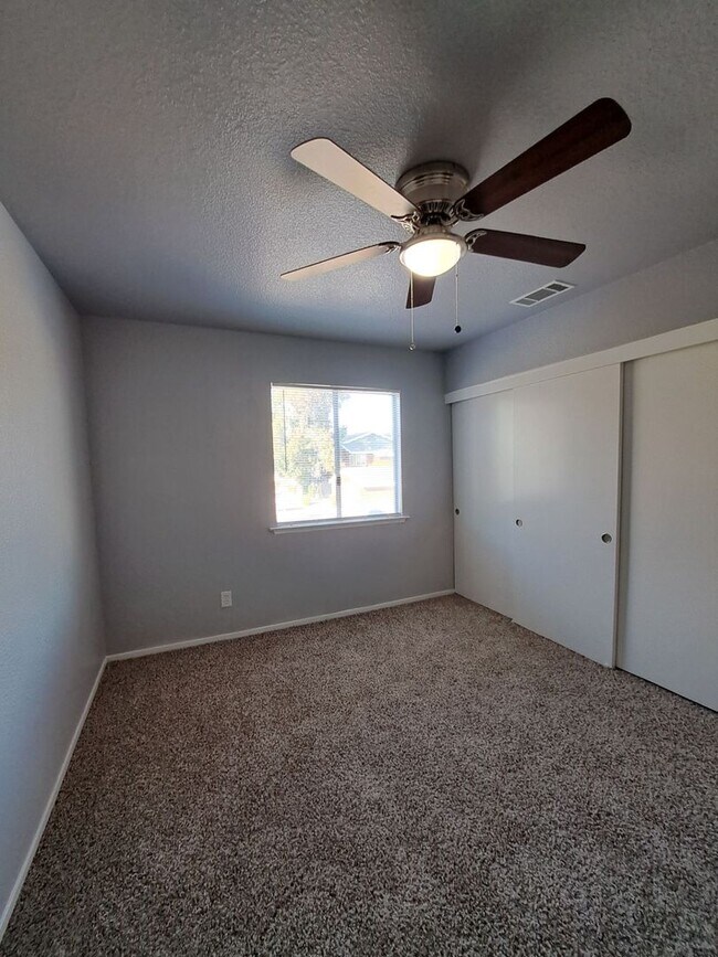 Building Photo - 3302 W Shields Ave