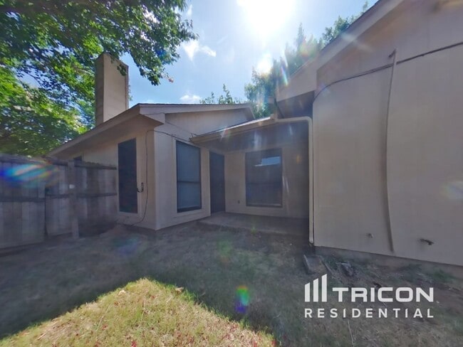 Building Photo - 4704 Wineberry Dr