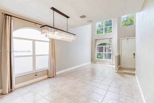 Building Photo - 3769 SW 51st St