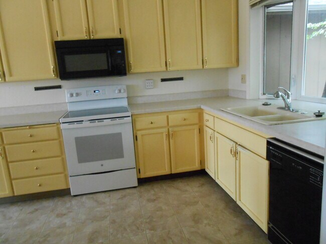 Building Photo - 61360 Keelally Ct