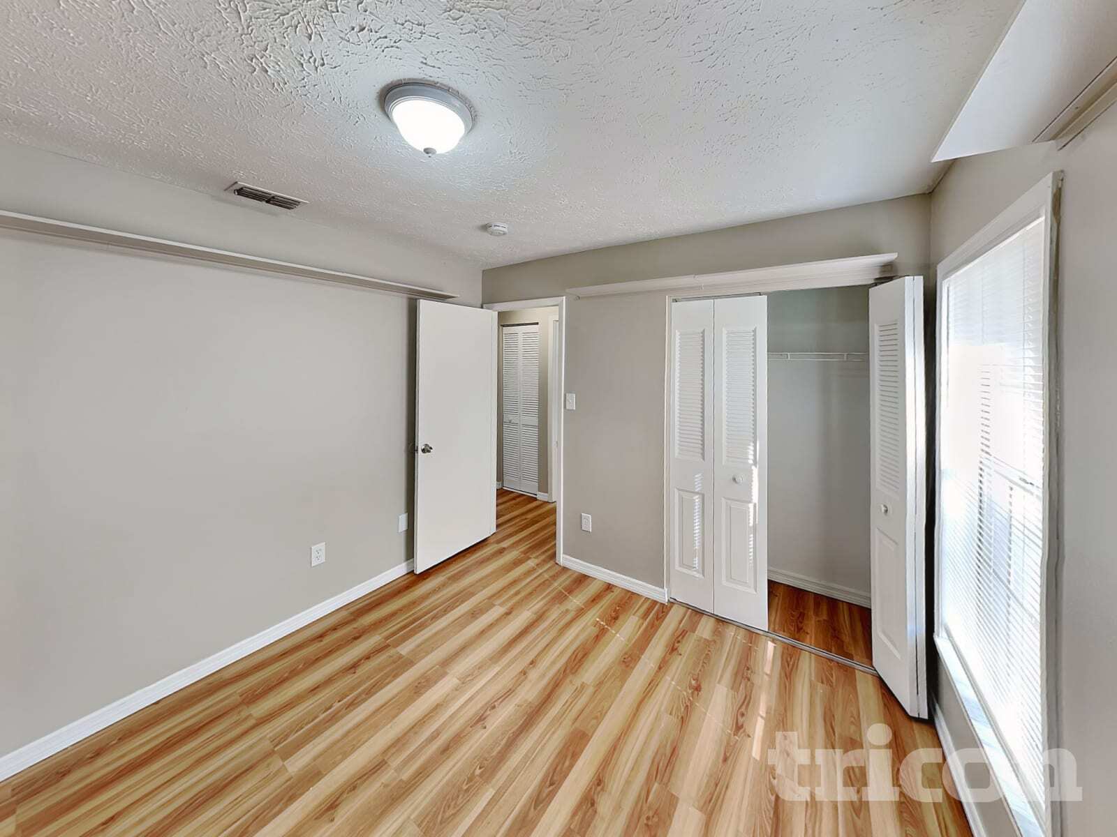 Building Photo - 2704 Mnr Hl Dr