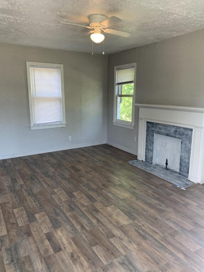 Building Photo - 1904 E Madison St