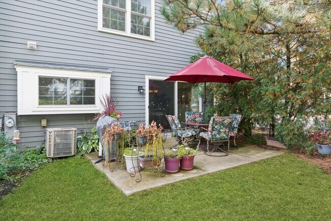 Building Photo - 305 Cane Garden Cir