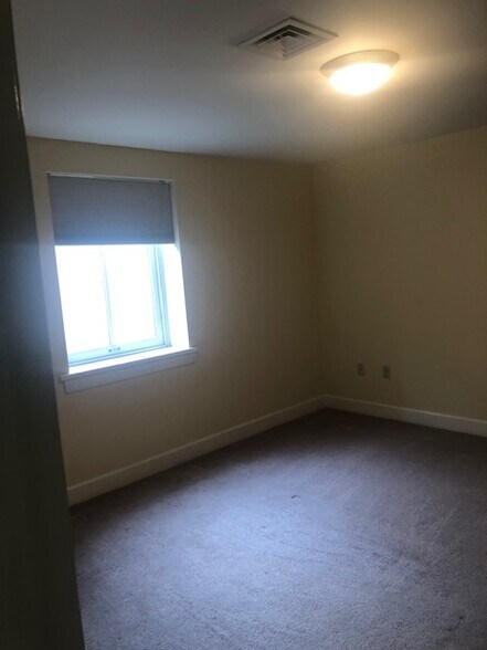 Master Bedroom - 50 W High St
