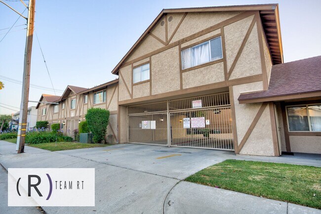 Building Photo - Gated Community and Lovely Condominum in Almansor Park Estates