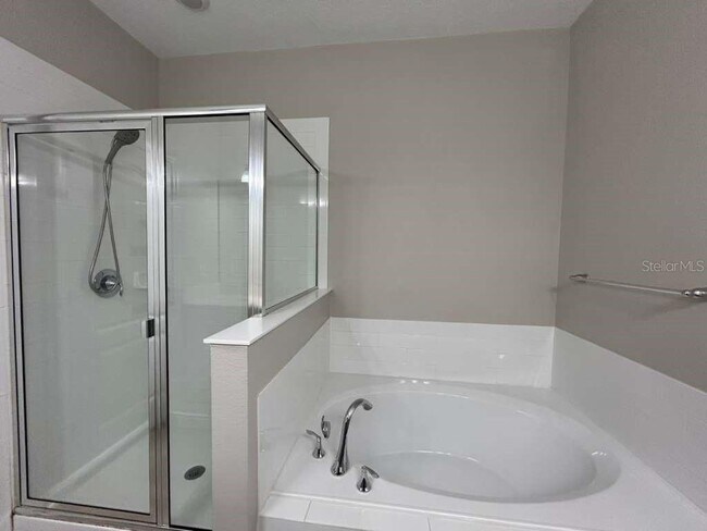 Building Photo - 204 Rustic Loop