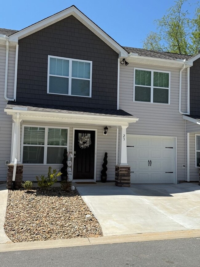 Primary Photo - Pristine 3BR Townhouse in Arden