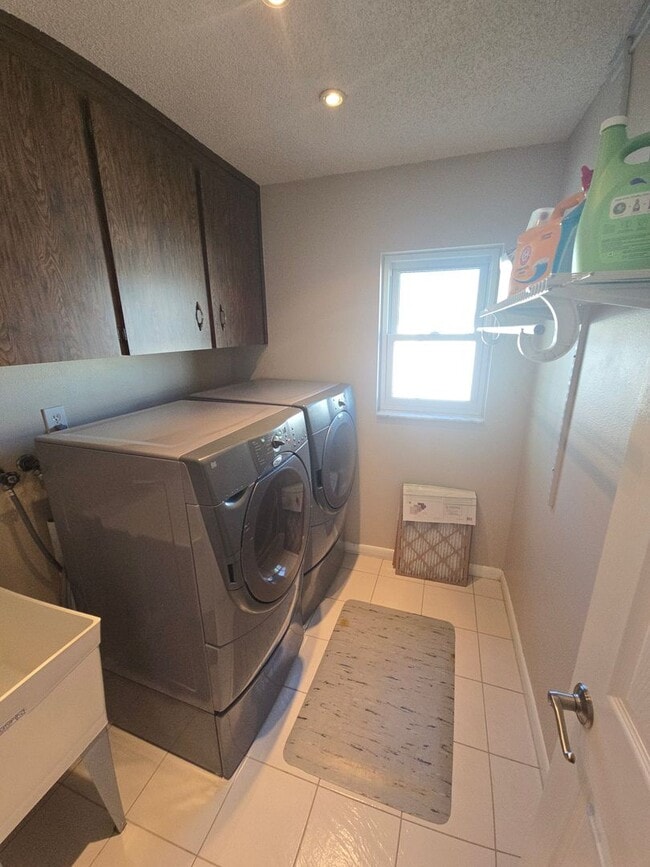 Building Photo - Charming 2 Bed 2 Bath in Holiday, Fl