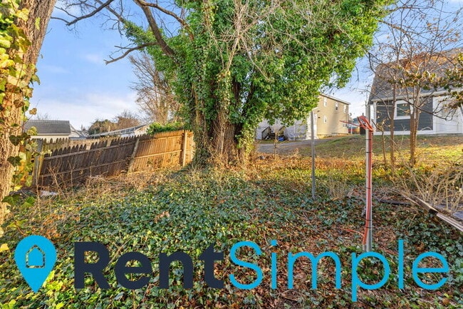 Building Photo - 430 Chase St