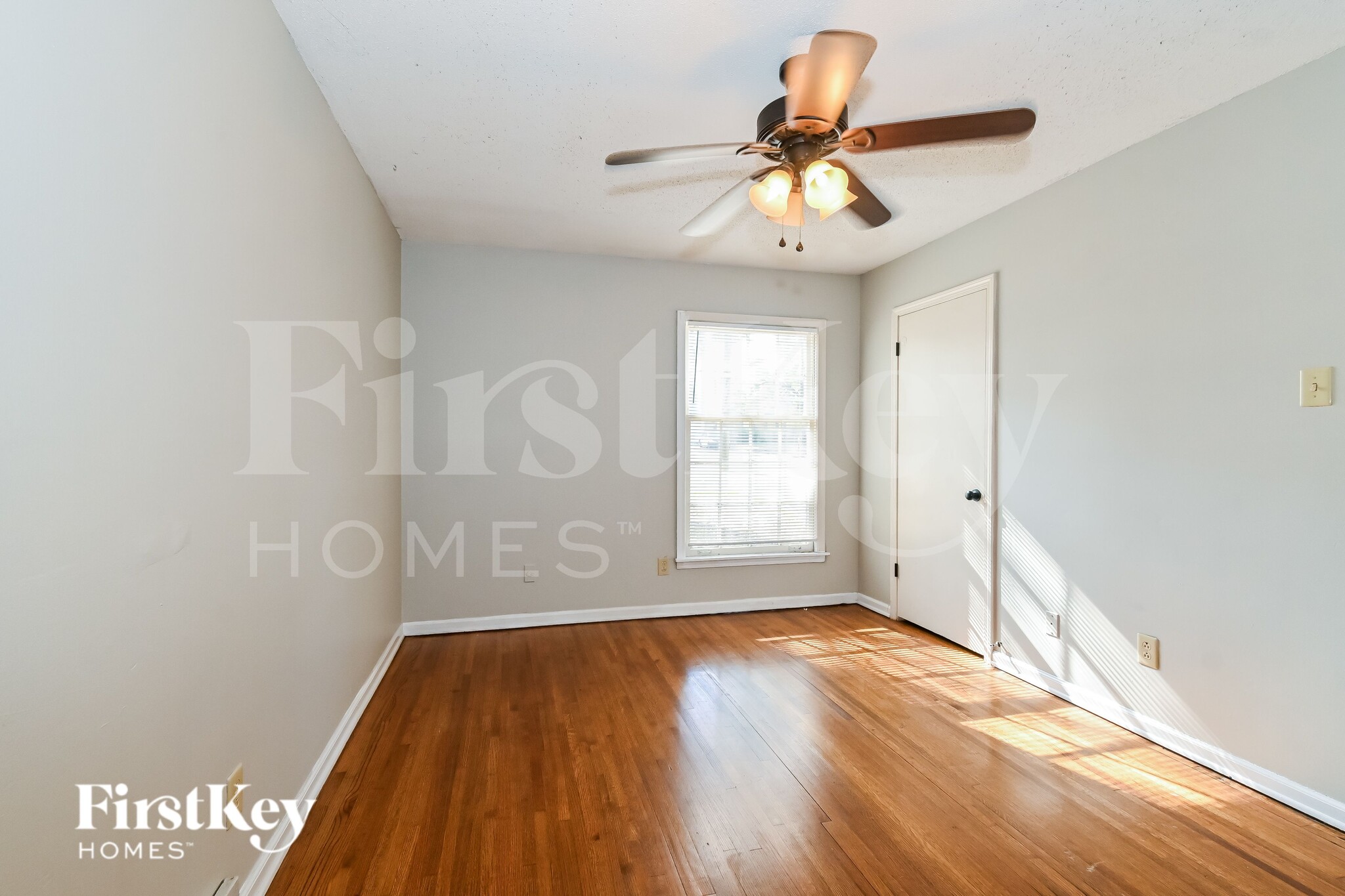 Building Photo - 5840 Knight Arnold Rd