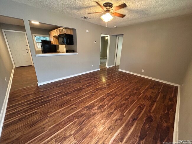 Building Photo - 1026 Edison Dr