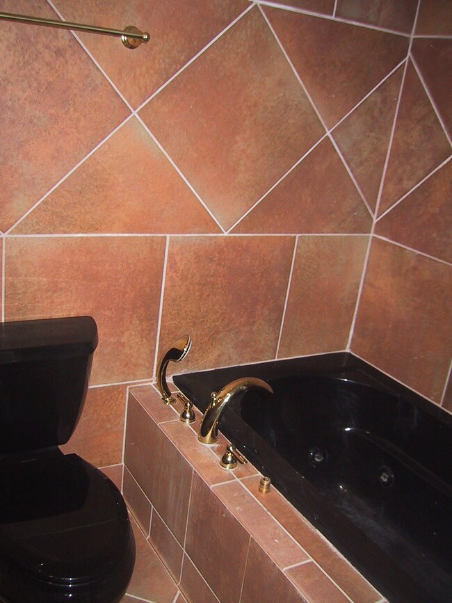  - 3212 P St NW