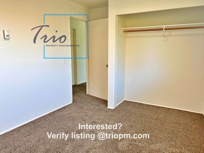 Building Photo - 822 E 35th Pl