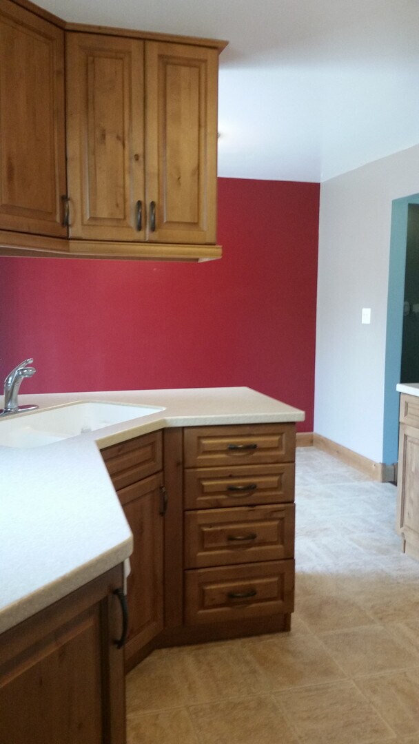 Building Photo - WEST END CHARMER! PERFECT HOME FOR ENTERTA...